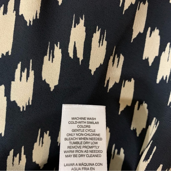 2/$35 Chico’s black and Tan Chevron Print Tunic - Picture 11 of 12